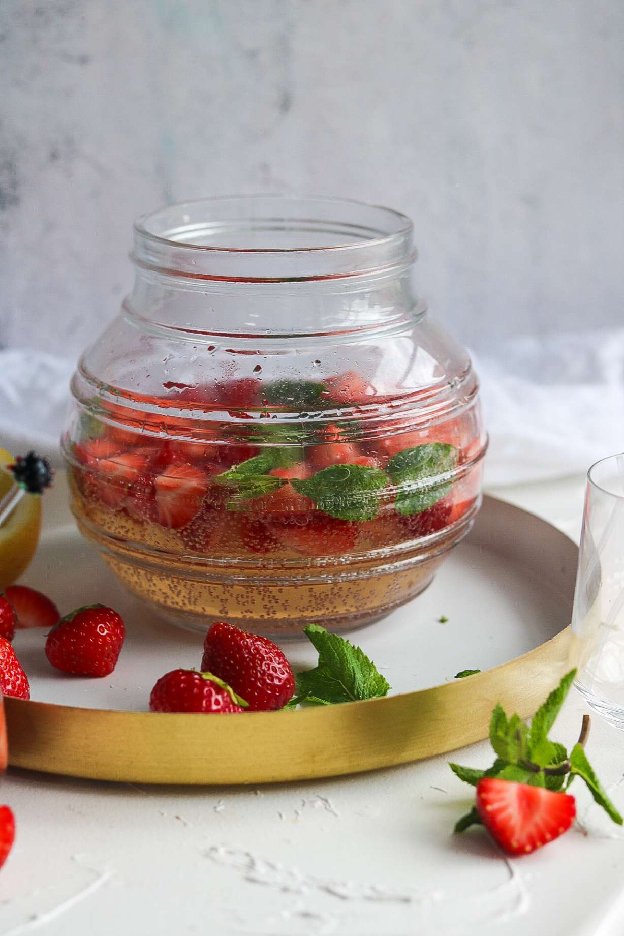 alkoholfreie Erdbeer Bowle - MOCKTAIL LIEBE